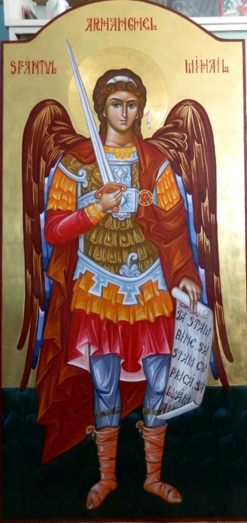 Sfintul Arhanghel Mihail - Usi Diaconesti- Icoane realizate pe lemn, tempera cu ou , in tehnica bizantina cu foita de aur de 22k.  Dimensiune 128 X70 cm