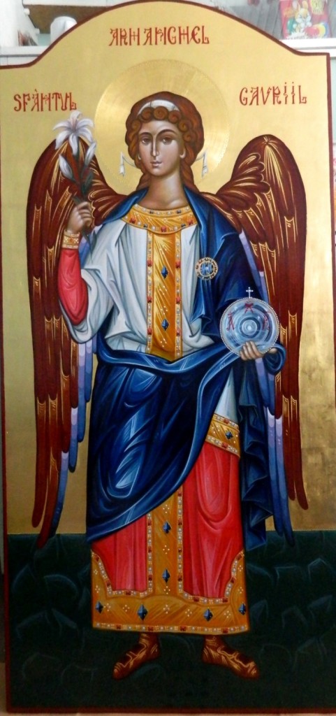 Sfintul Arhanghel Gavriil - Usi Diaconesti- Icoane realizate pe lemn, tempera cu ou , in tehnica bizantina cu foita de aur de 22k.  Dimensiune 128 X70